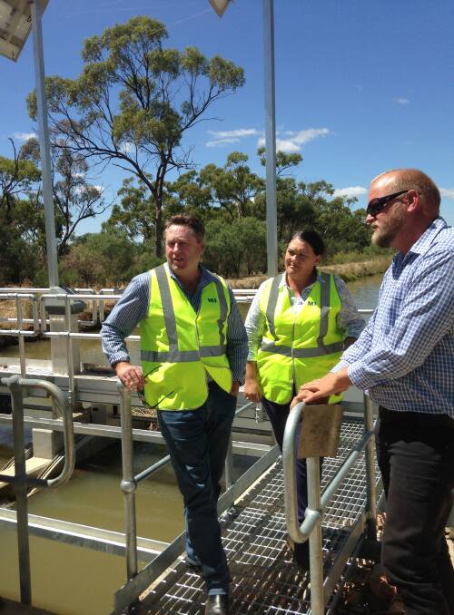 WATER WORTH: WA Liberal MP Rick Wilson (left) and NSW Labor MP Meryl Swanson talking with Murrumbidgee Irrigation Area Renewal Alliance manager Peter Scheiwe during this week’s tour of local facilities by the House of Representatives Standing Committee on Agriculture and Water Resources, as part of its inquiry into water use efficiency in Australian agriculture.
