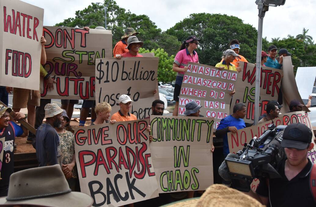 HEARD: Farmers and supply chain representatives make their voices known outside the Bundaberg Courthouse, opposing the lowering of the Paradise Dam wall. 